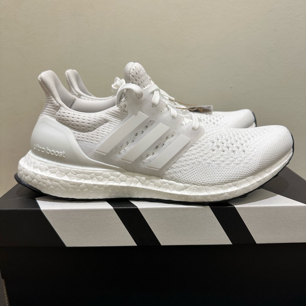 NIB Women adidas Ultraboost 1.0 Shoes Cloud White HQ4207 - Picture 2 of 7